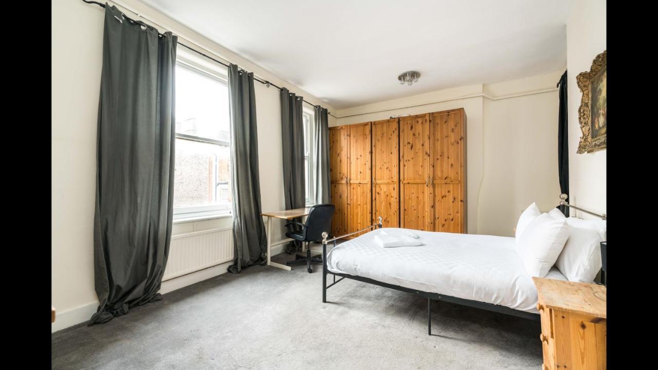 A Lovely, Bright And Airy, 3-bedroom Family *