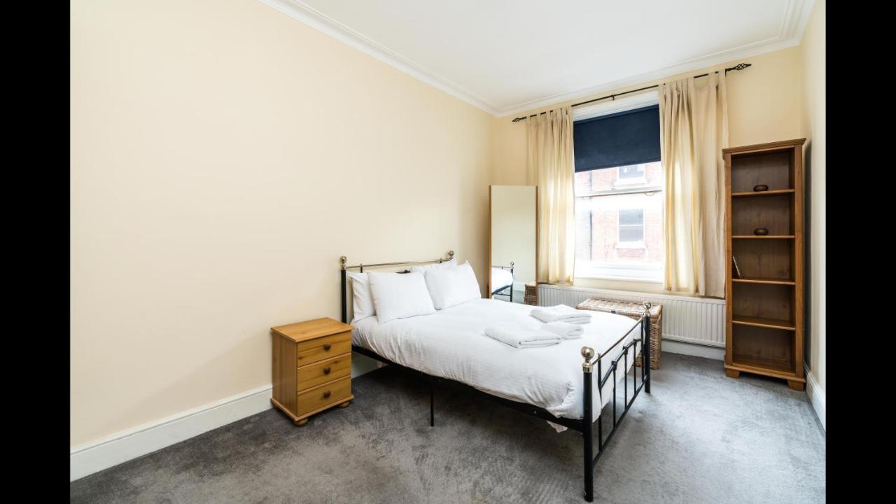 A Lovely, Bright And Airy, 3-bedroom Family Appartement Londres